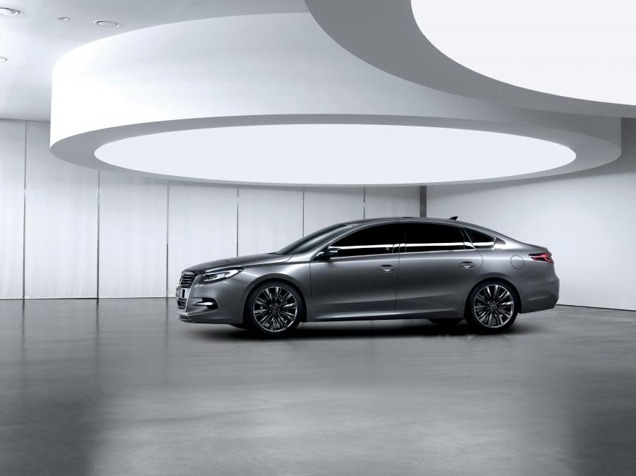  Samsung SM7 Concept 2011 года  (фото 11 из 19)